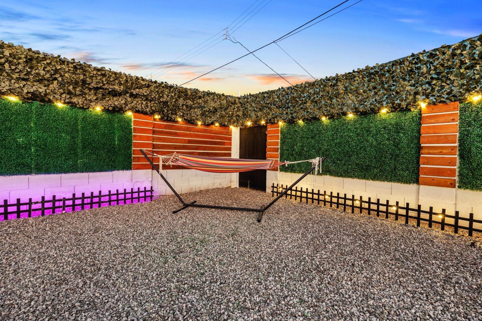 Phoenix Retreat - 1 Bedroom King Suite With 2 Smart Tvs - 10 Min From Airp - Unit B Exterior photo